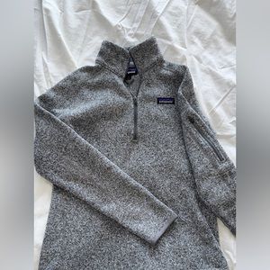 Women’s Patagonia quarter zip long sleeve jacket